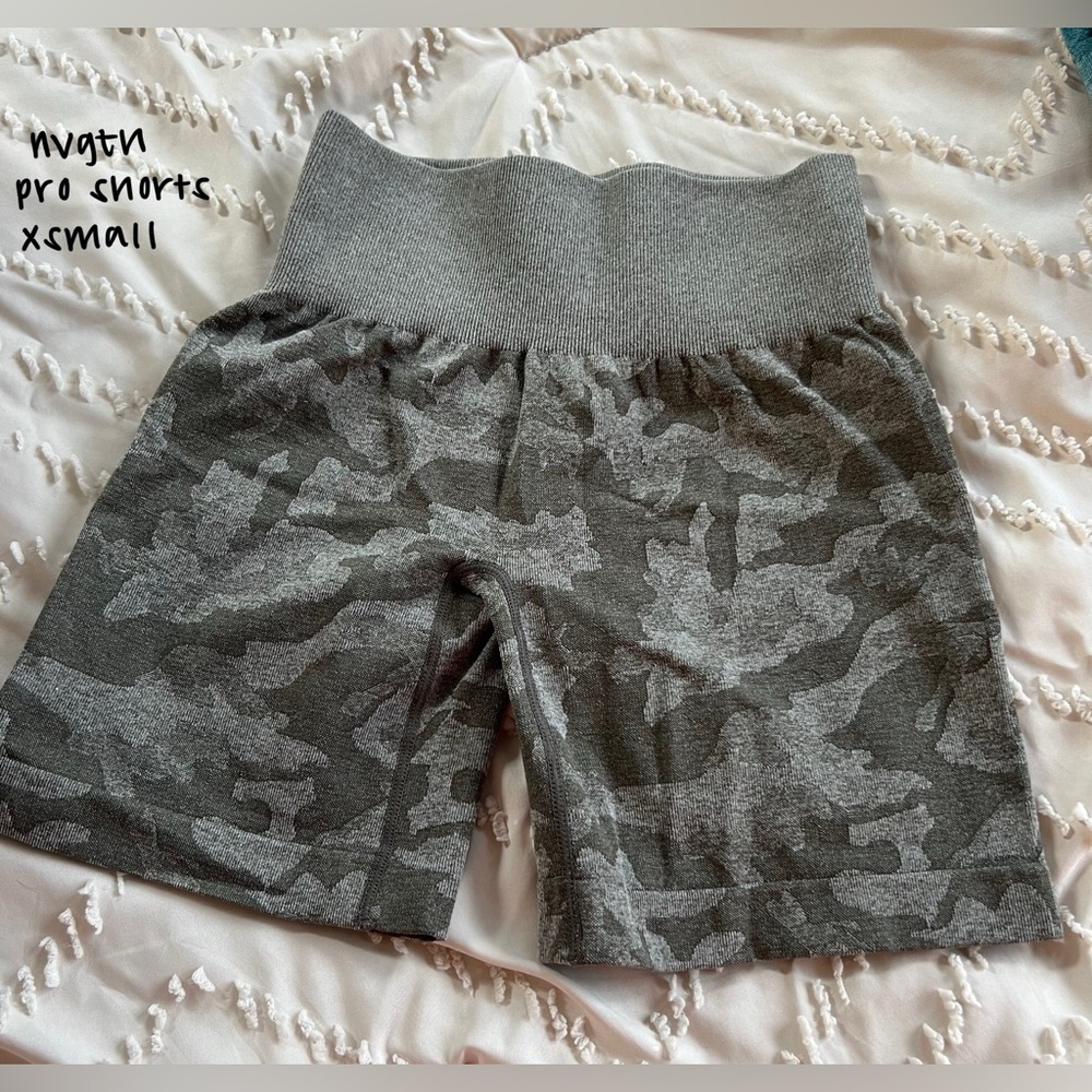 NVGTN camo seamless shorts